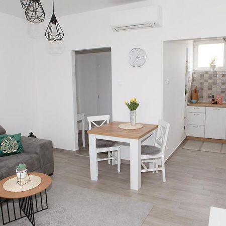 Apartman Lucija Karlovac Esterno foto